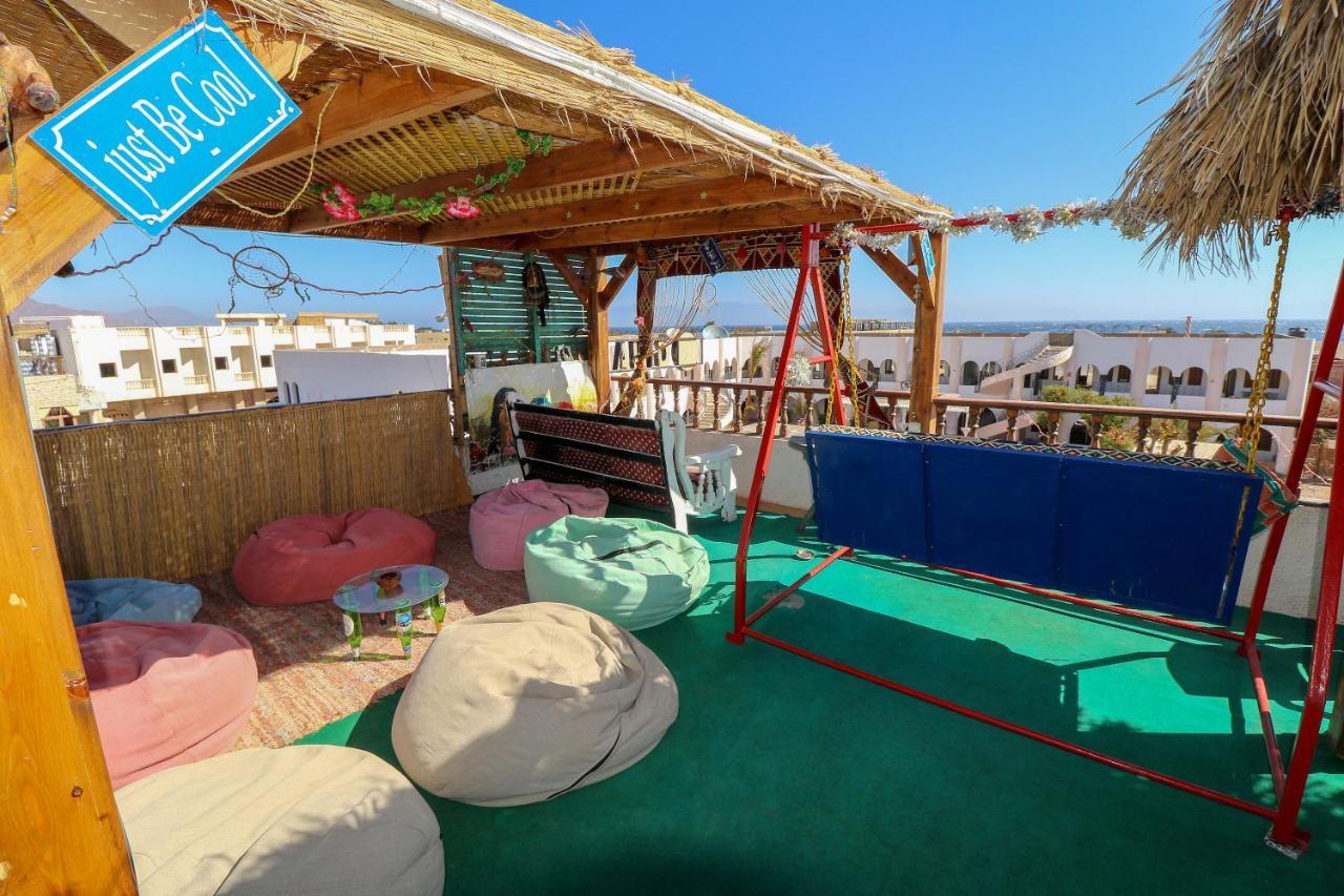 Gina Motel