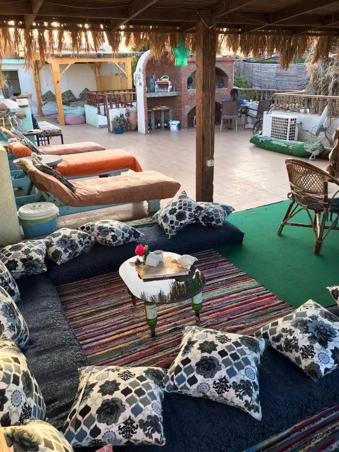 Gina Motel